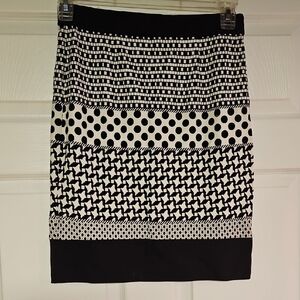 Stylish Black and White Patterned Skirt